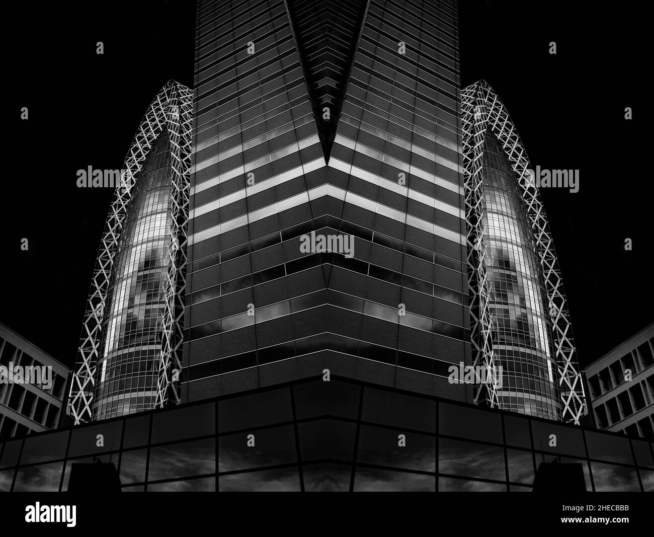 En mode Gakuen Cocoon Tower Shinjuku, Tokyo, Japon. Banque D'Images