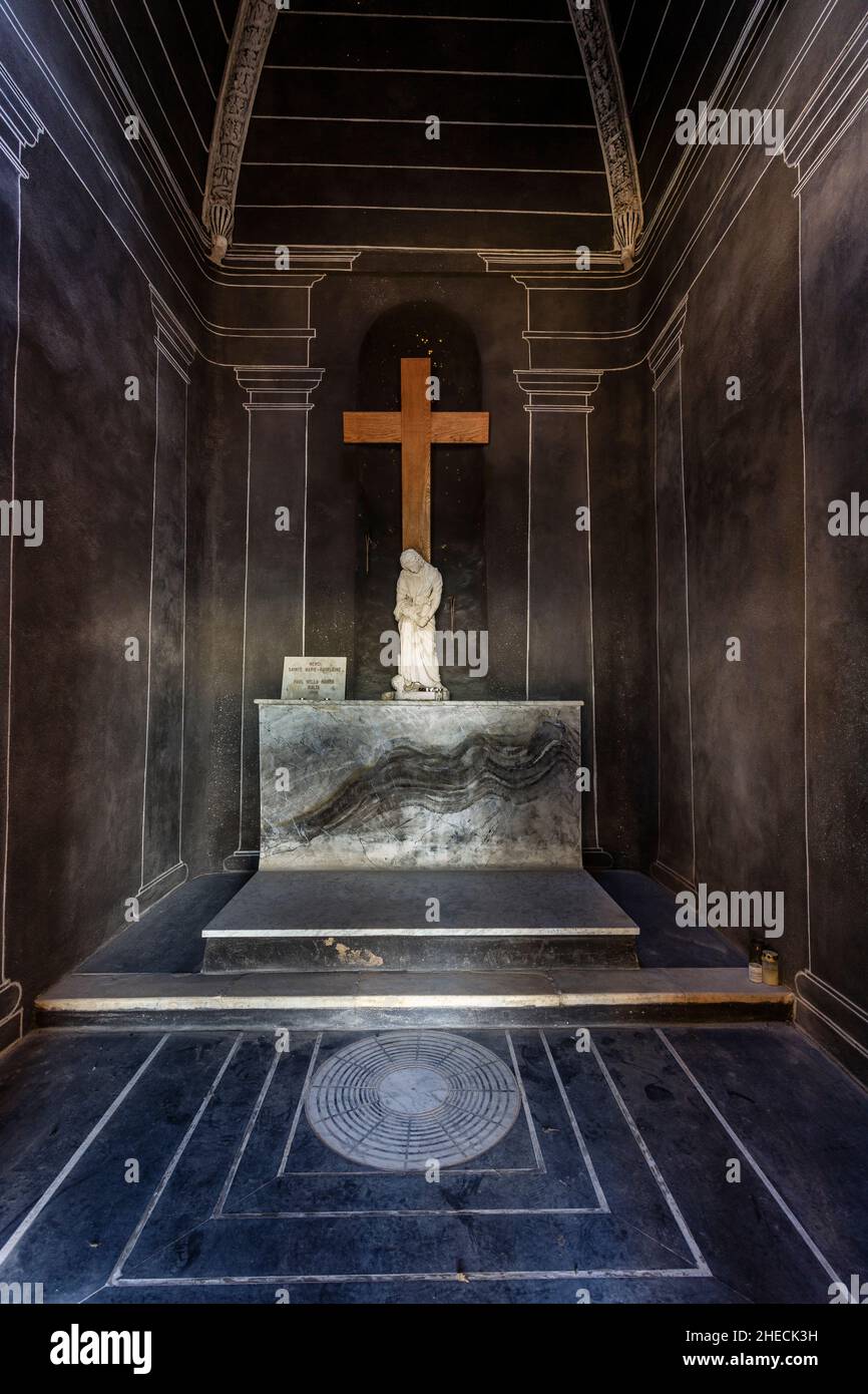 France, Var, Parc naturel régional Sainte Baume, massif de la Sainte Baume, chapelle Saint-Pilon, intérieur, autel // France, Var (83), Parc naturel Banque D'Images