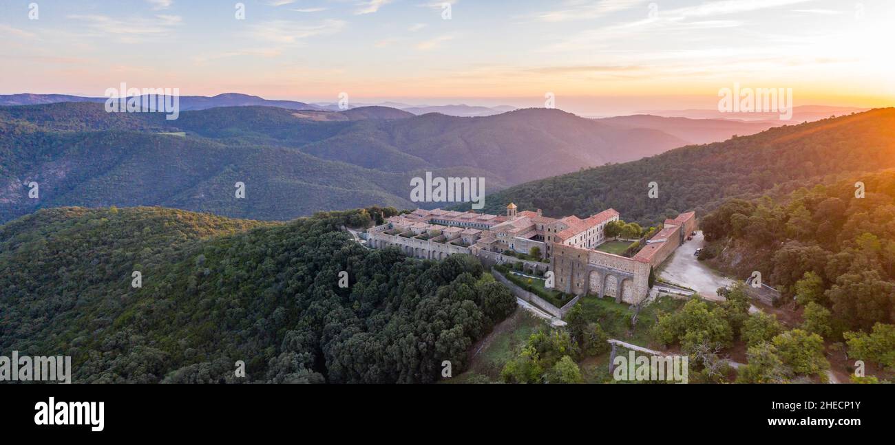 France, Var, massif des Maures, Collobrières, monastère notre Dame de Clemence de la Verne ou Chartreuse de la Verne (vue aérienne) // France, Var (83) Banque D'Images