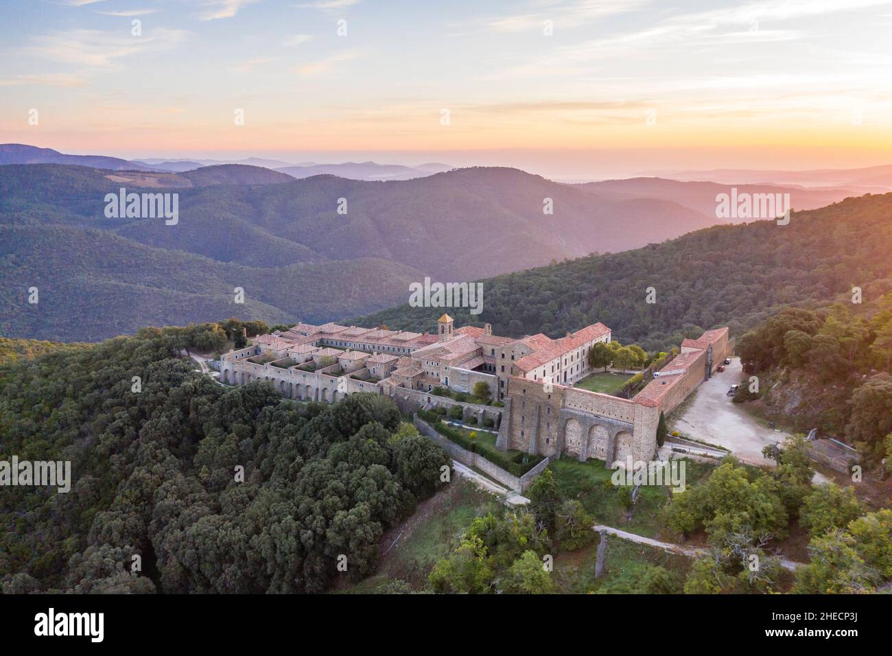 France, Var, massif des Maures, Collobrières, monastère notre Dame de Clemence de la Verne ou Chartreuse de la Verne (vue aérienne) // France, Var (83) Banque D'Images