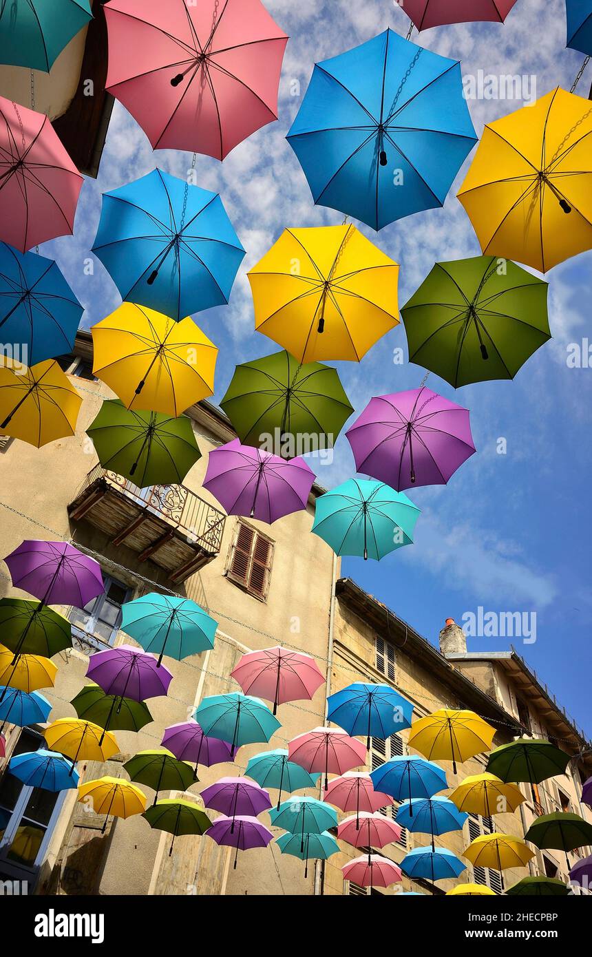 France, Cantal, Aurillac, divertissement d'été sur le thème des parapluies d 'Aurillac, tradition artisanale Photo Stock - Alamy