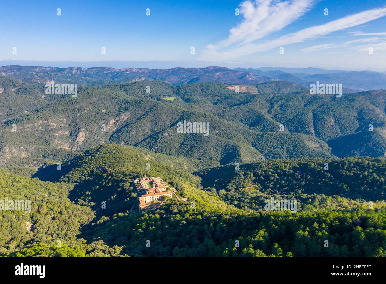 France, Var, massif des Maures, Collobrières, monastère notre Dame de Clemence de la Verne ou Chartreuse de la Verne (vue aérienne) // France, Var (83) Banque D'Images