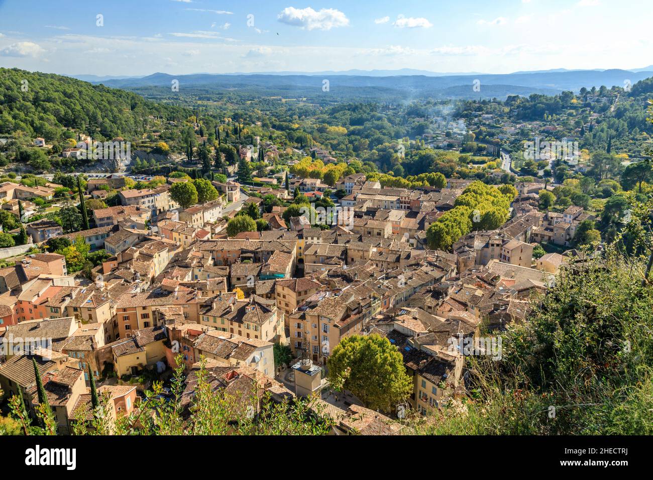France, Var, Cotignac, le village, vue générale // France, Var (83), Cotignac, village, vue générale Banque D'Images