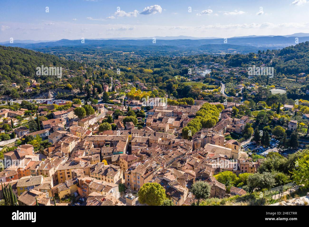 France, Var, Cotignac, le village (vue aérienne) // France, Var (83), Cotignac, village (vue aérienne) Banque D'Images