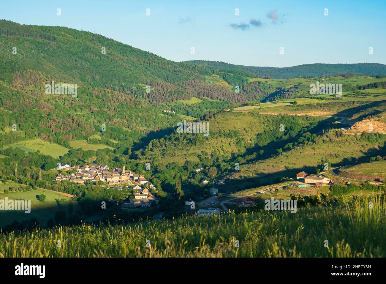 Maison foret cevennes Banque de photographies et d’images à haute