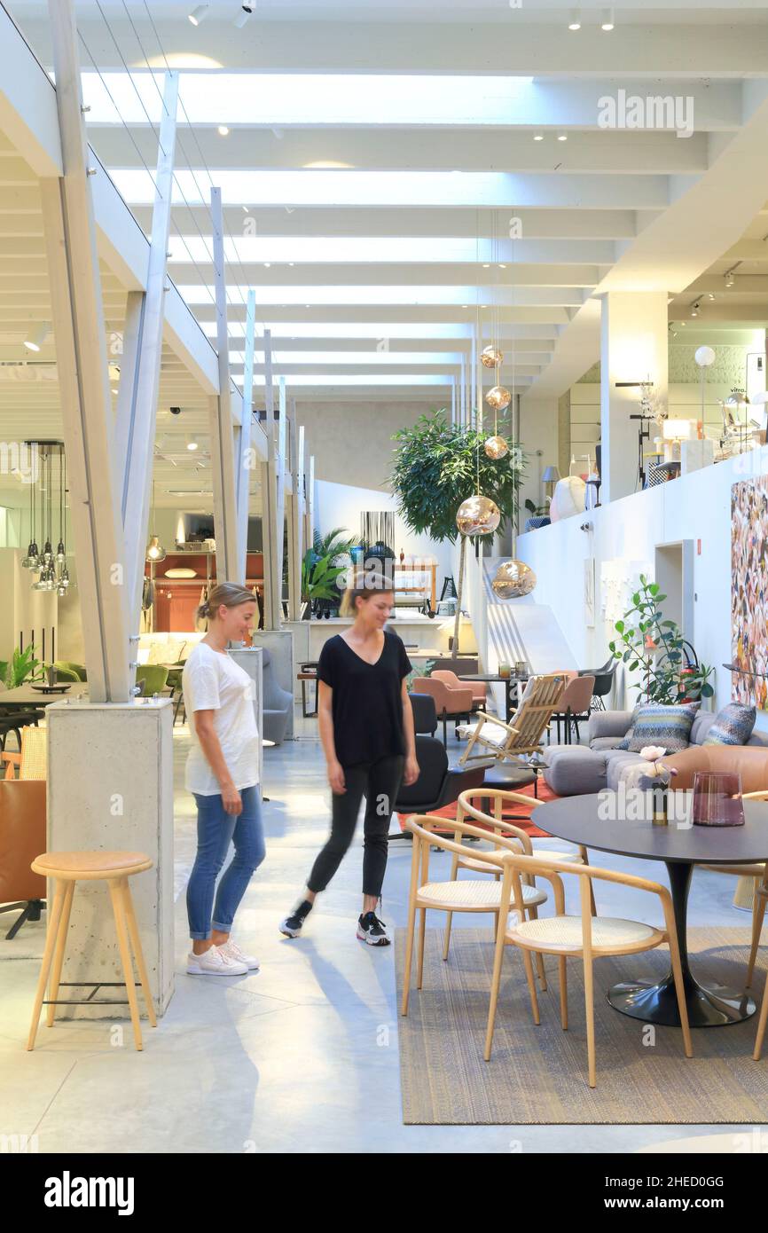 Belgique, Flandre Occidentale, Ostende, salle d'exposition Design Oostende,  magasin de meubles de créateur et d'accessoires décoratifs Photo Stock -  Alamy