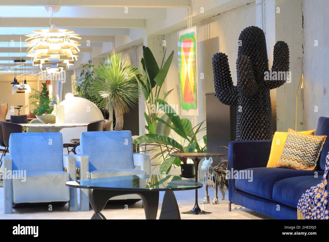 Belgique, Flandre Occidentale, Ostende, salle d'exposition Design Oostende,  magasin de meubles de créateur et d'accessoires décoratifs Photo Stock -  Alamy