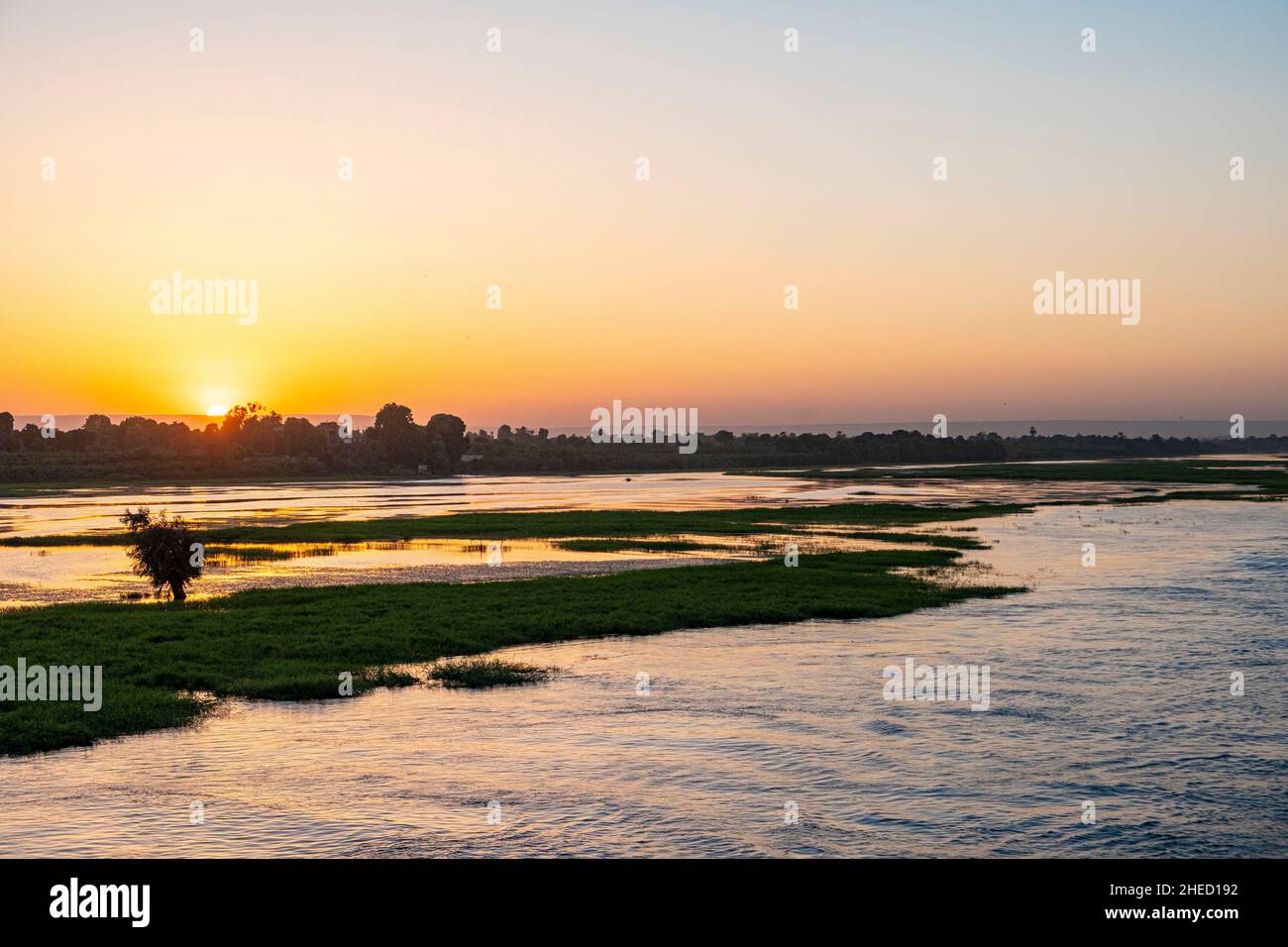 Égypte, haute Égypte, Vallée du Nil, coucher de soleil Banque D'Images
