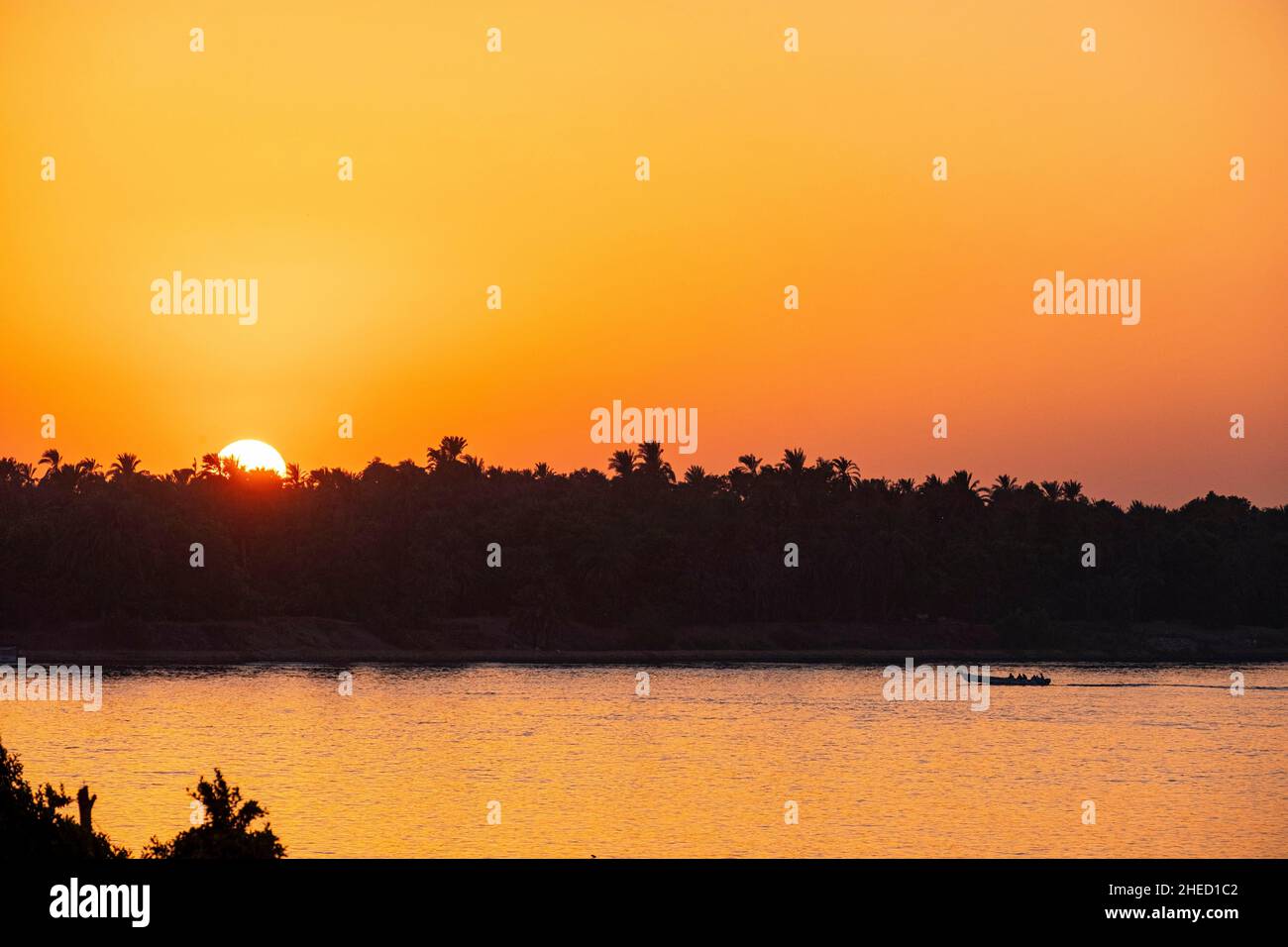 Égypte, haute Égypte, coucher de soleil, vallée du Nil Banque D'Images