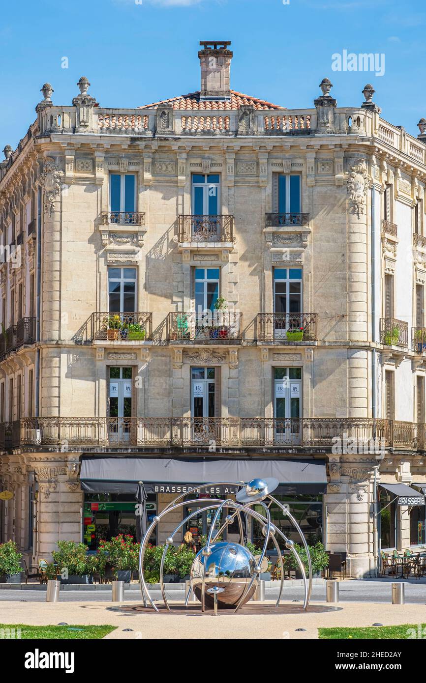 France, Gard, Ales, place G?n?ral-Leclerc, Galaxie sculpture de la société Alesienne Citynox Banque D'Images