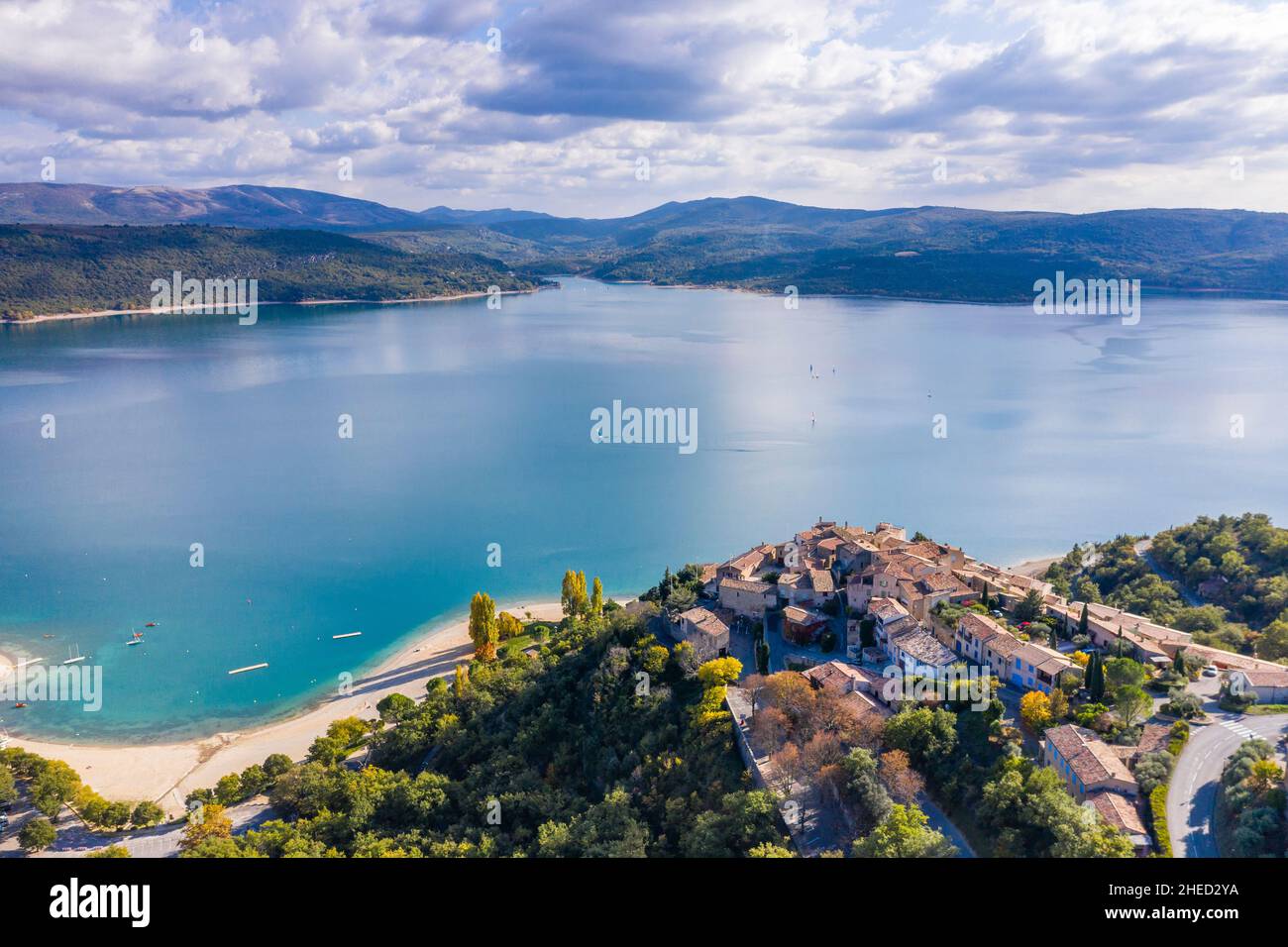 France, Alpes de haute Provence, Parc naturel régional du Verdon, Sainte Croix du Verdon, village et lac Sainte Croix Banque D'Images