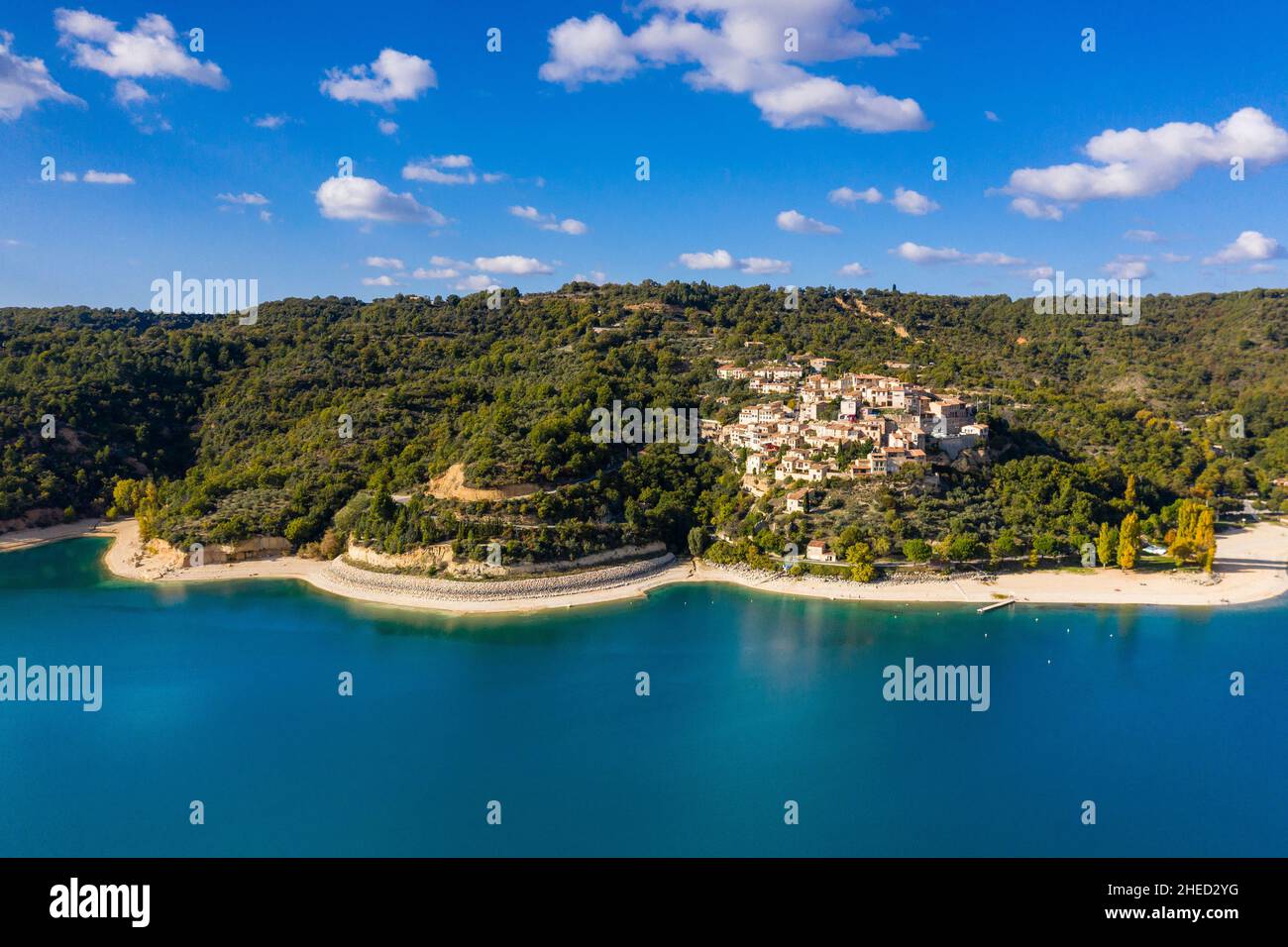 France, Alpes de haute Provence, Parc naturel régional du Verdon, Sainte Croix du Verdon, village et lac Sainte Croix Banque D'Images