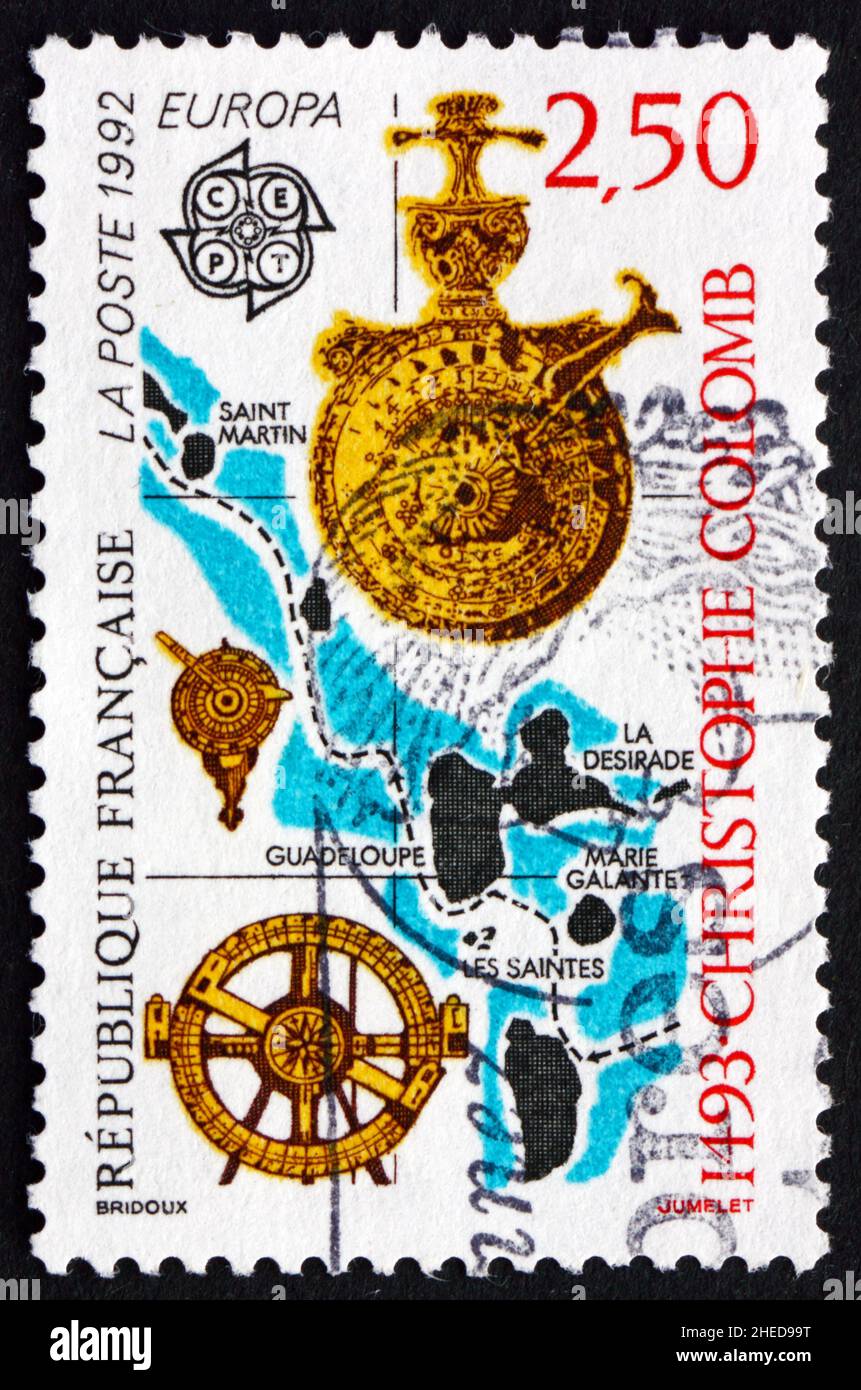 FRANCE - VERS 1992 : un timbre imprimé en France montre la carte et les instruments de navigation, 500th anniversaire de la découverte de l'Amérique, vers 1992 Banque D'Images