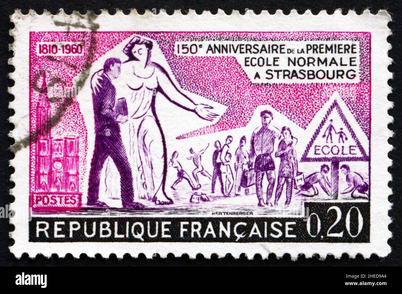 FRANCE - VERS 1960 : un timbre imprimé en France montre l'éducation et les enfants, 150th anniversaire de l'école secondaire 1st à Strasbourg, vers 1960 Banque D'Images