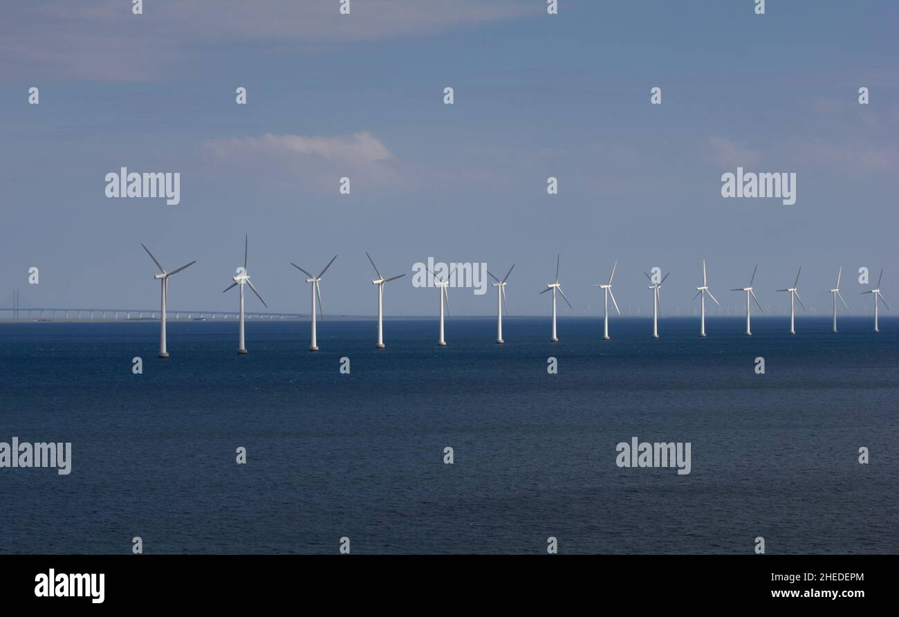 L'éolienne offshore dans les approches de la Copenhague, Danemark Banque D'Images L'éolienne offshore dans les approches de la Copenhague, Danemark Banque D'Images