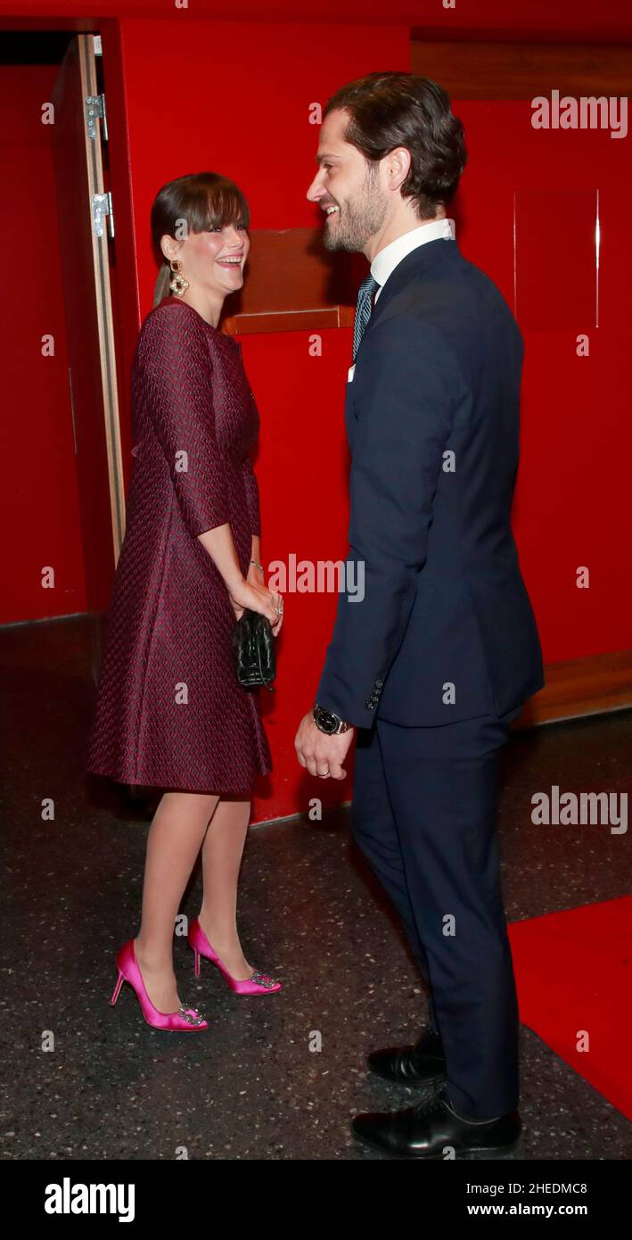 La princesse Sofia et le prince Carl Philip arrivent à la représentation "célébrer la démocratie - 100 ans" à AnNext à Stockholm, Suède, le 10 janvier 2022. Banque D'Images