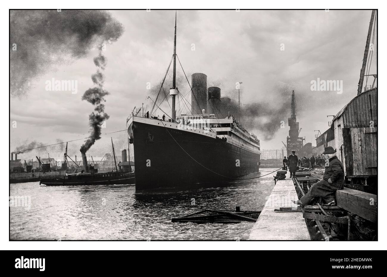 RMS Titanic sur les quais de Belfast pour les essais en mer et le départ à Southampton Date 2nd avril 1912 Banque D'Images