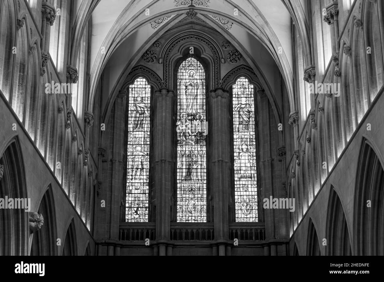 Wells.Somerset.Royaume-Uni.décembre 30th 2021.vue d'une fenêtre en vitrail à l'intérieur de la cathédrale de Wells dans le Somerset Banque D'Images