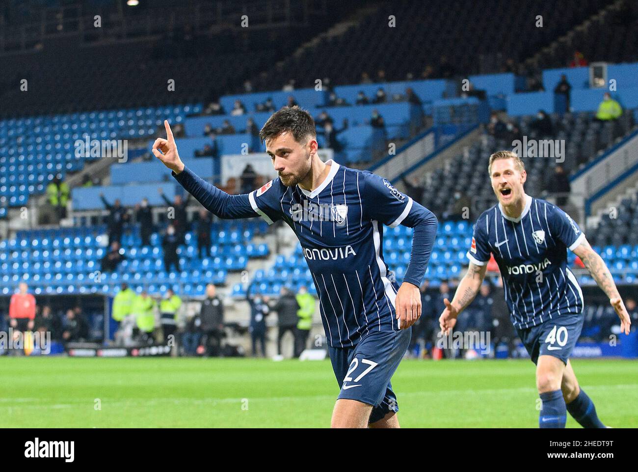 Jubilation Milos PANTOVIC (BO) après son but à 1-0, r.Sebastian POLTER (BO) Soccer 1st Bundesliga, 18th match day, VfL Bochum (BO) - VfL Wolfsburg (WOB) 1: 0, le 9th janvier 2022 à Bochum/Allemagne.#DFL les règlements interdisent toute utilisation de photographies comme séquences d'images et/ou quasi-vidéo # Â Banque D'Images