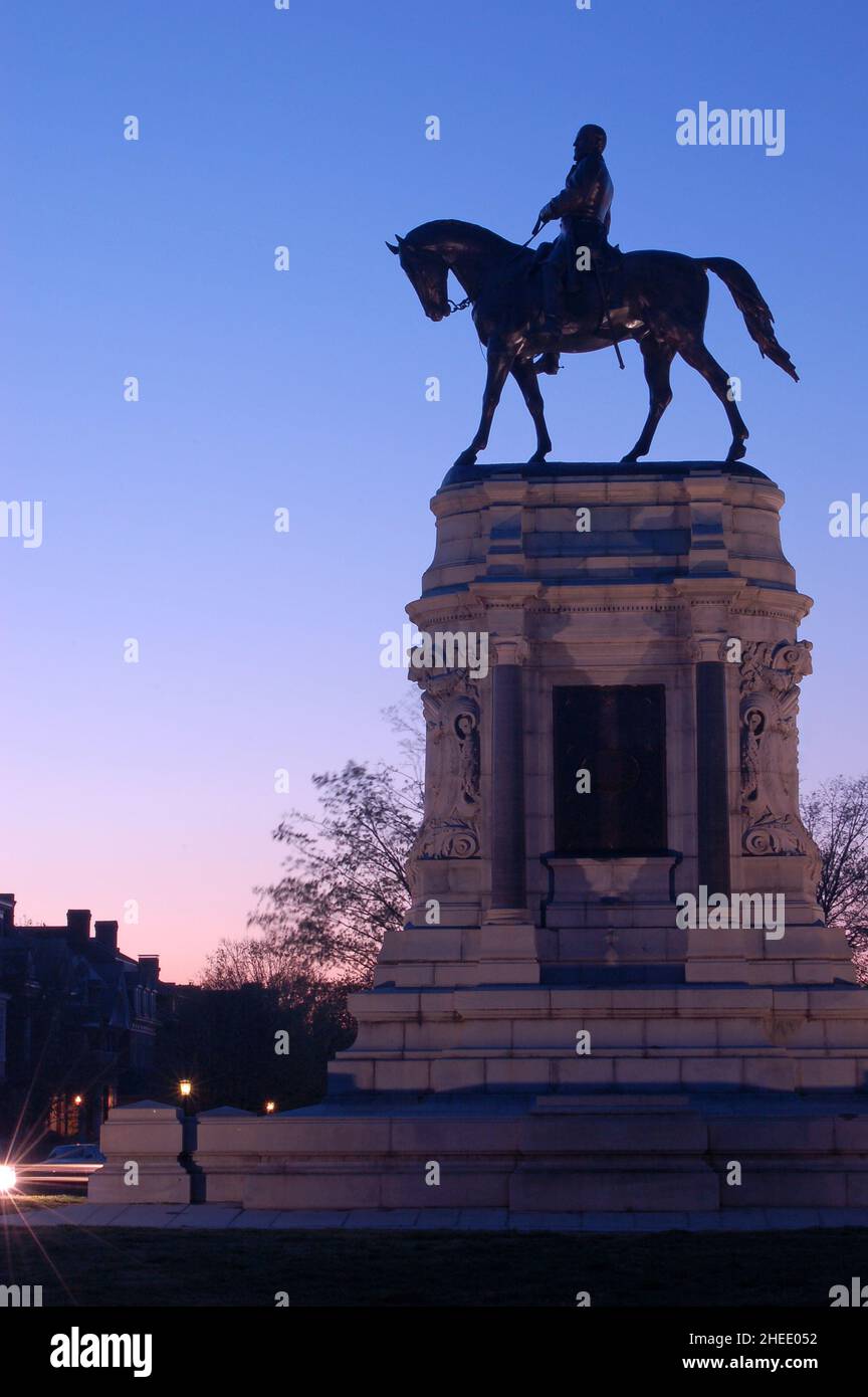 Une statue du général confédéré Robert E Lee se tenait une fois sur l'avenue Memorial à Richmond, en Virginie.La sculpture a été supprimée. Banque D'Images