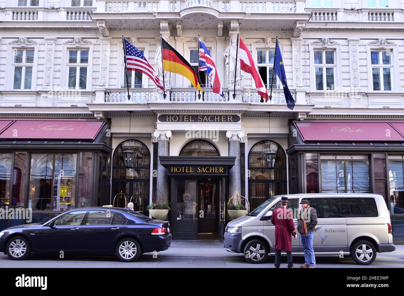 Hotel Sacher, entrée de l'hôtel cinq étoiles à Innere Stadt, quartier central de Vienne Autriche. Banque D'Images