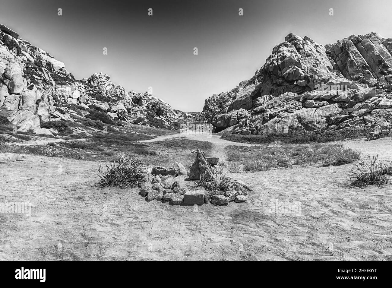 La belle vallée de la Lune (ou Valle della Luna), plage parsemée de rochers de granit et de grottes à Capo Testa, Sardaigne, Italie Banque D'Images