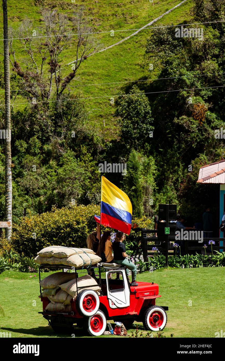 SALENTO, COLOMBIE - JUILLET 2021.Touristes visitant la belle vallée de Cocora situé à Salento dans la région de Quindio en Colombie Banque D'Images