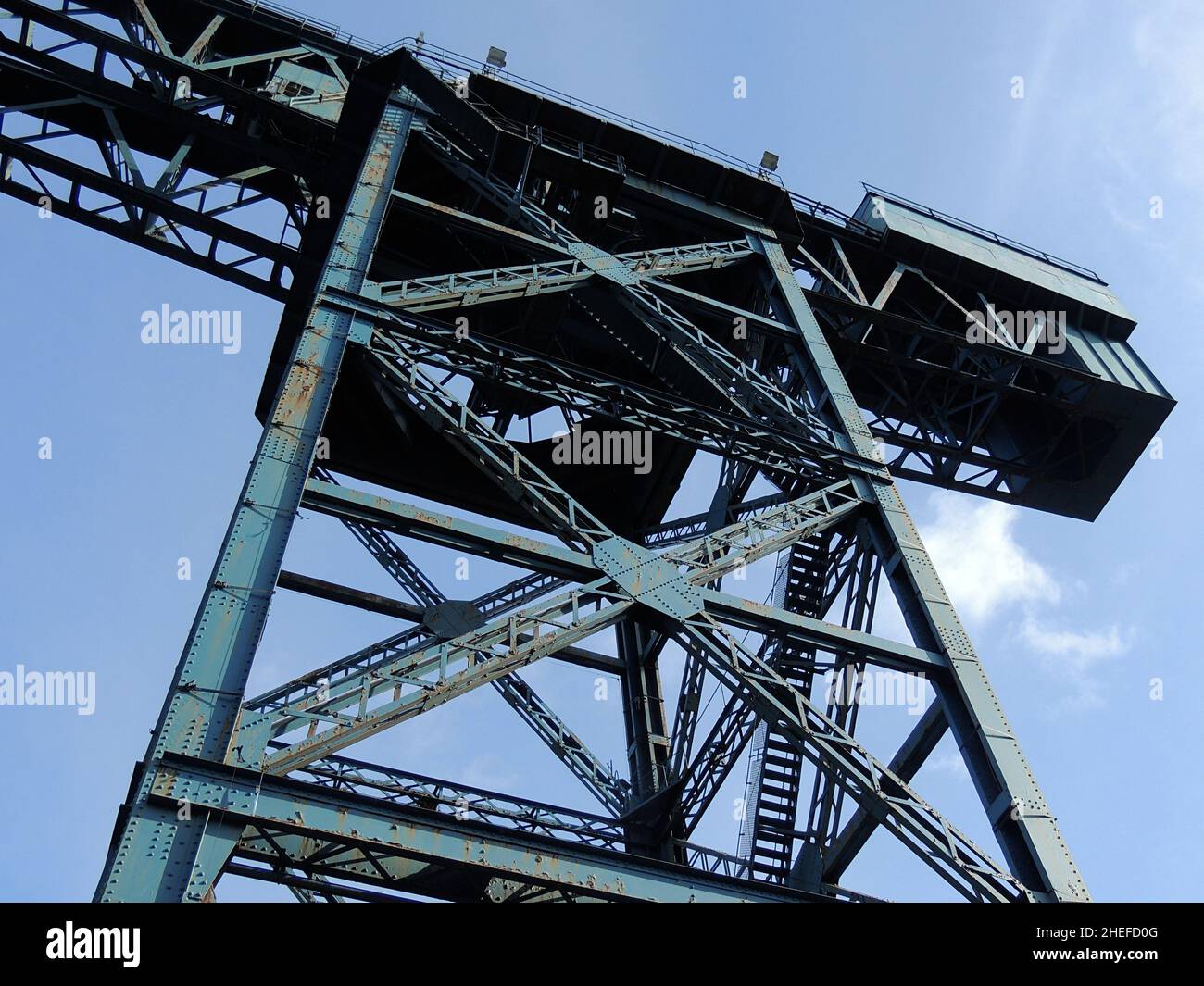 Une grue en porte-à-faux Titan construite par William Arrol & Co en 1917, à James Watt Dock à Greenock, sur le Firth of Clyde. Banque D'Images