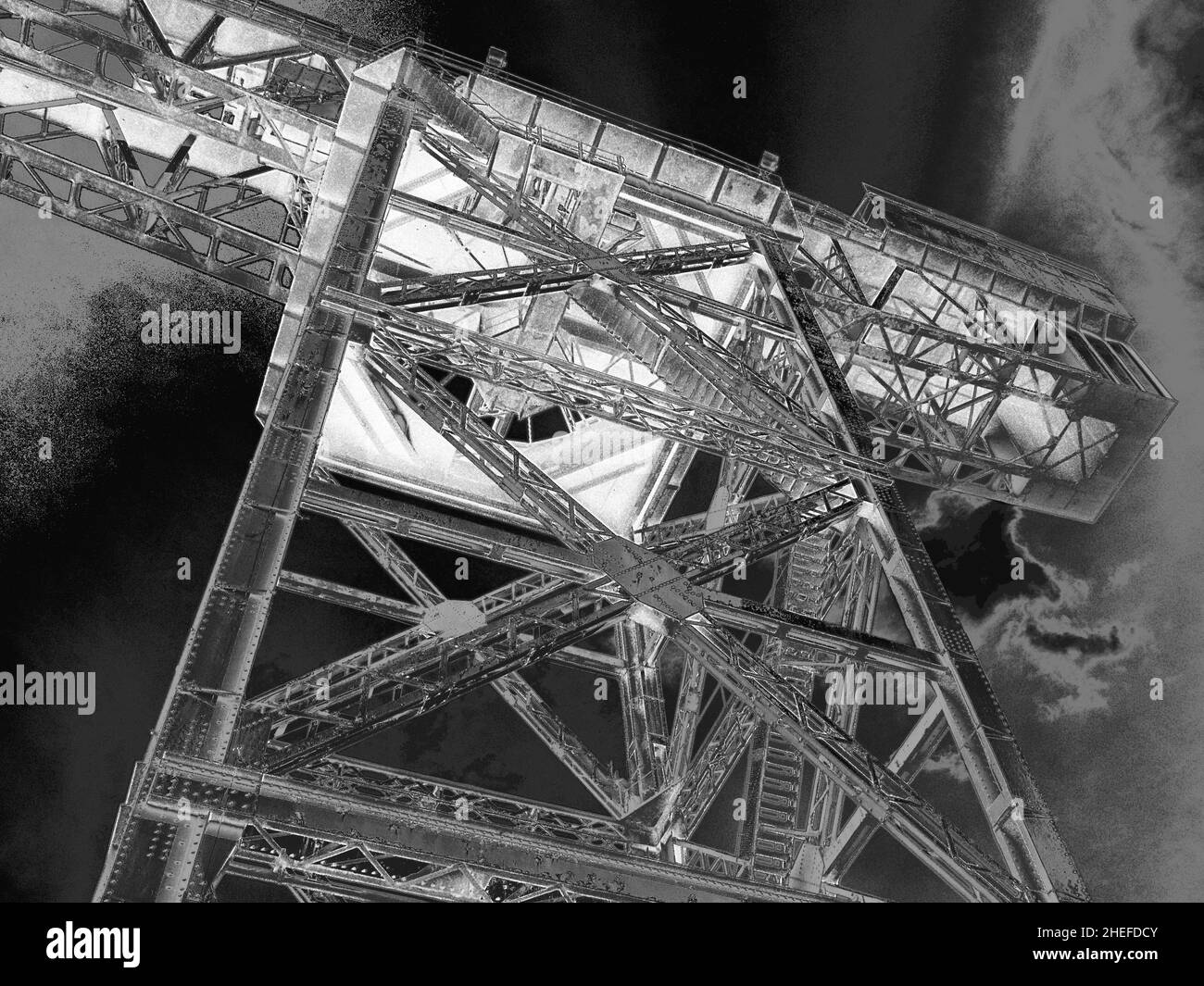Une grue en porte-à-faux Titan construite par William Arrol & Co en 1917, à James Watt Dock à Greenock, sur le Firth of Clyde. Banque D'Images