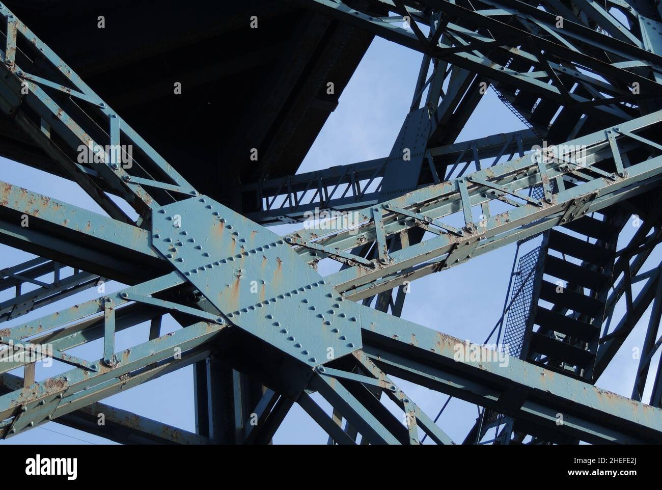 Une grue en porte-à-faux Titan construite par William Arrol & Co en 1917, à James Watt Dock à Greenock, sur le Firth of Clyde. Banque D'Images