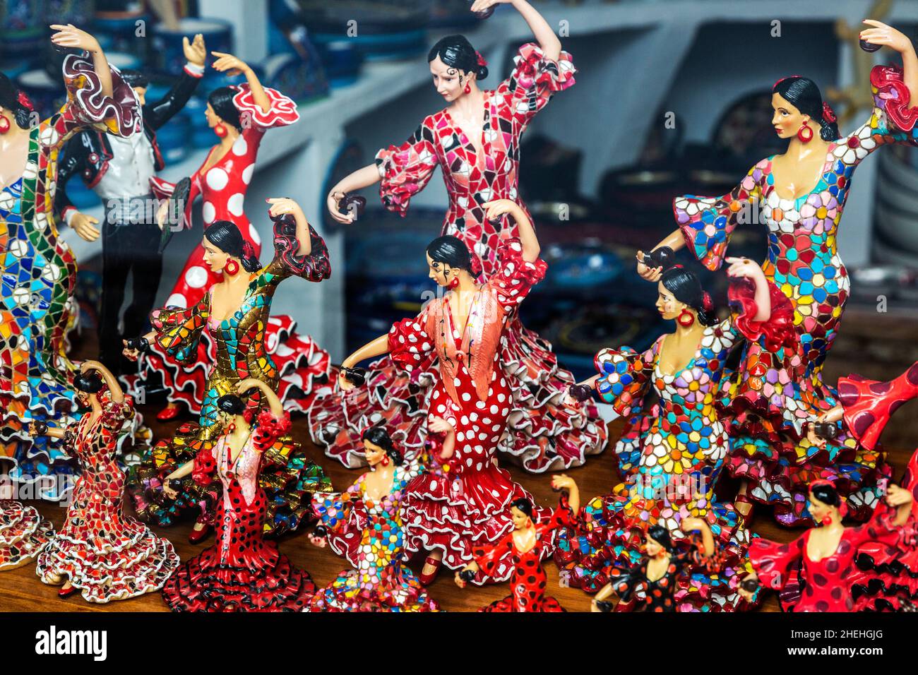 Danseurs de flamenco produits souvenirs espagnols exposés dans la