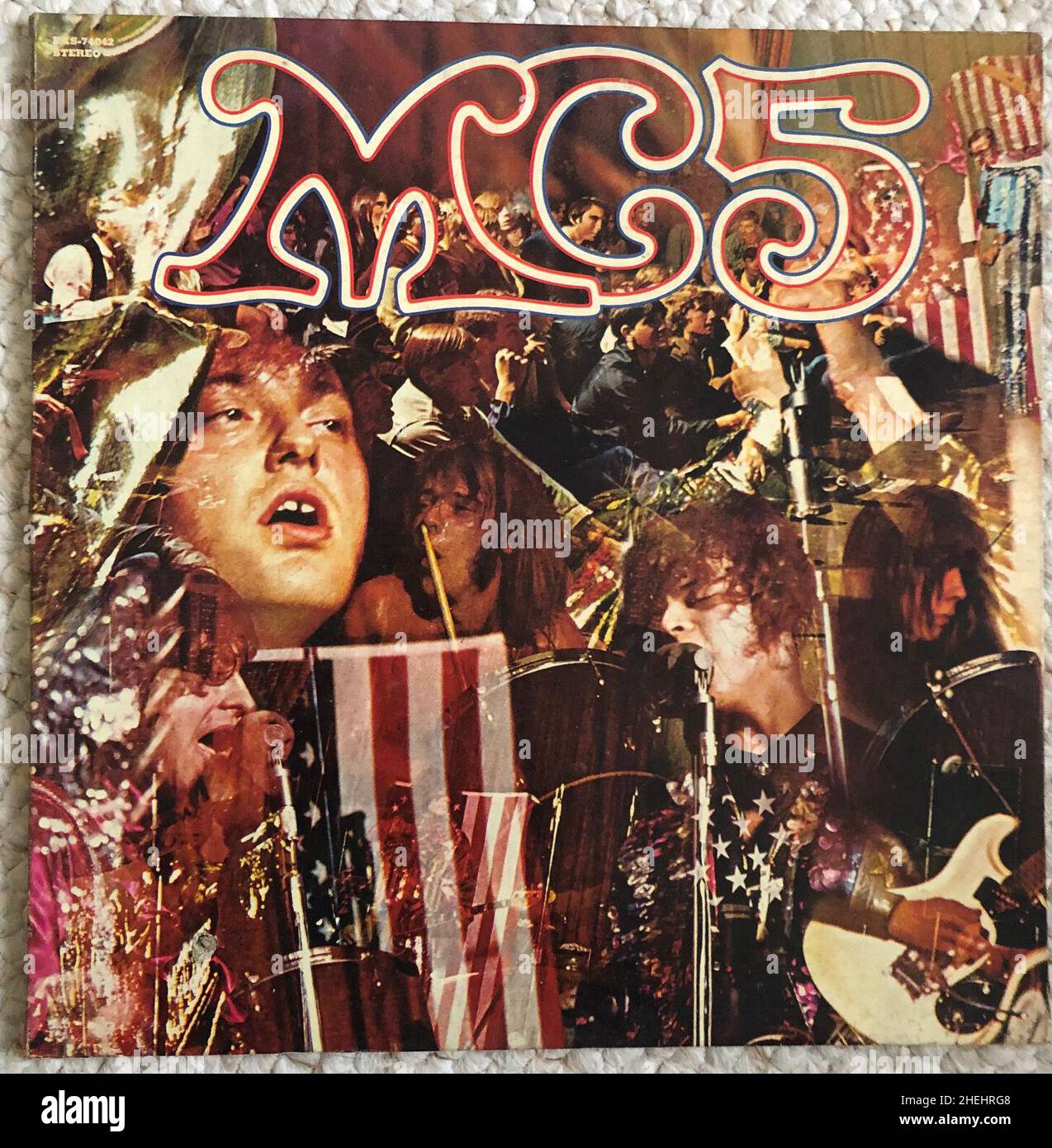 Vintage Record albums Collection, musique des années 1970, MC5 'Kick Out the JAMSs' couverture d'album rock, CULTURE DE LA JEUNESSE albums vinyle rock classique, pochettes vintage Banque D'Images
