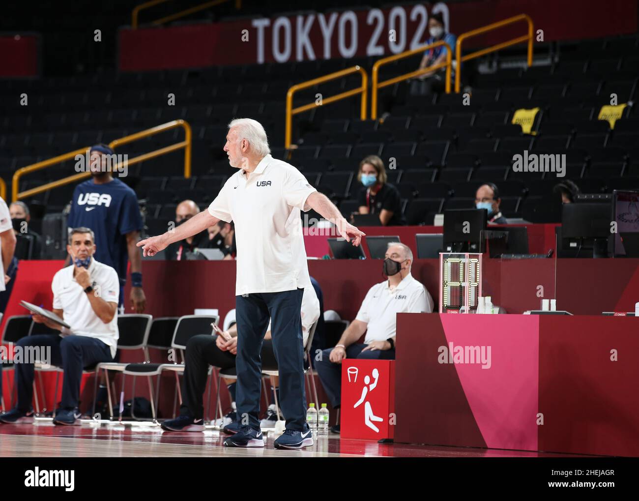 25th JUILLET 2021 - SAITAMA, JAPON: L'entraîneur-chef Gregg POPOVICH des États-Unis réagit au cours du groupe préliminaire de basket-ball masculin Un match meilleur Banque D'Images