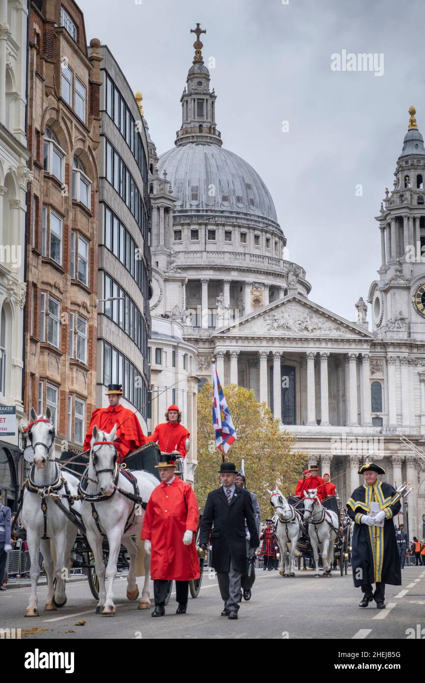 Guardsmen et entraîneurs et le spectacle du Lord Mayor of London, City of London Financial district, Londres, Angleterre, Royaume-Uni Banque D'Images