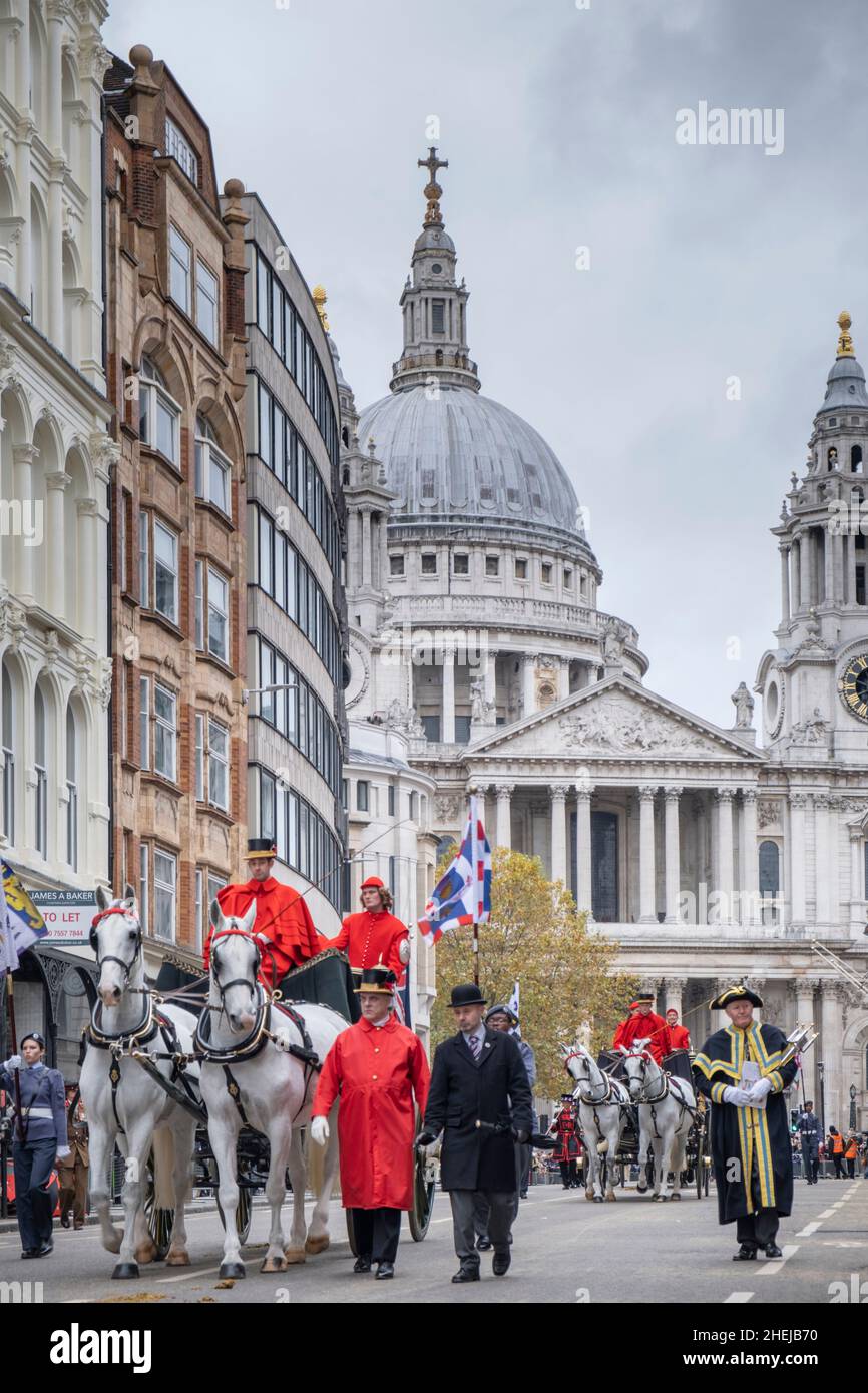 Guardsmen et entraîneurs et le spectacle du Lord Mayor of London, City of London Financial district, Londres, Angleterre, Royaume-Uni Banque D'Images