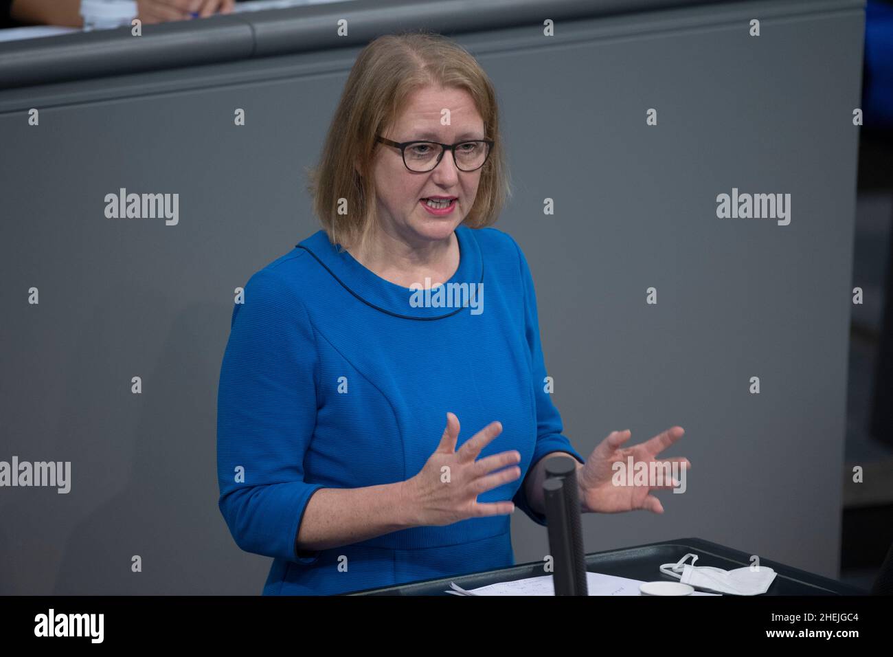 Berlin, Allemagne.09th décembre 2021.Lisa PUS, (Buendnis 90/die Gruenen, BÃ ndnis 90/die GrÃ nen) prenant la parole à la session plénière 6th du Bundestag allemand, Bundestag allemand à Berlin, Allemagne le 9th décembre 2021 crédit: dpa/Alay Live News Banque D'Images