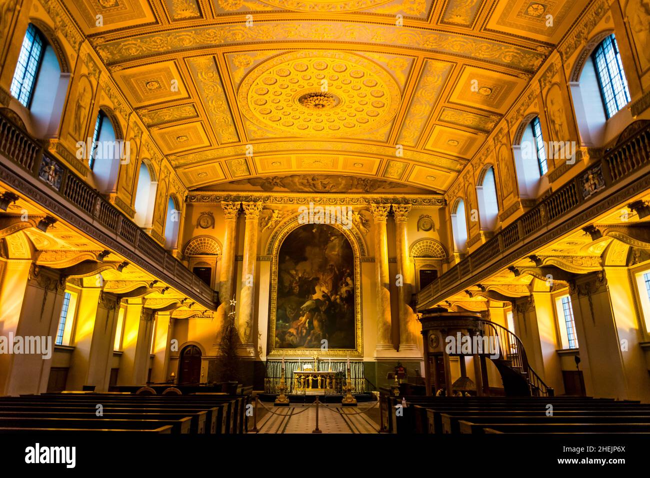 La chapelle se trouve à Queen Mary court, dans l'Old Royal Naval College, la pièce maîtresse architecturale de Maritime Greenwich, un site classé au patrimoine mondial de Greenwich, Londres, Angleterre, Royaume-Uni Banque D'Images