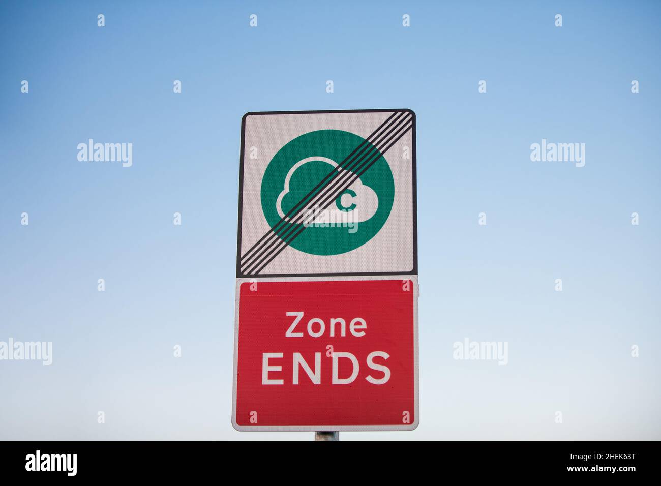 Greater Manchester Clean Air zone.Bury New Road, Manchester 2022. Banque D'Images