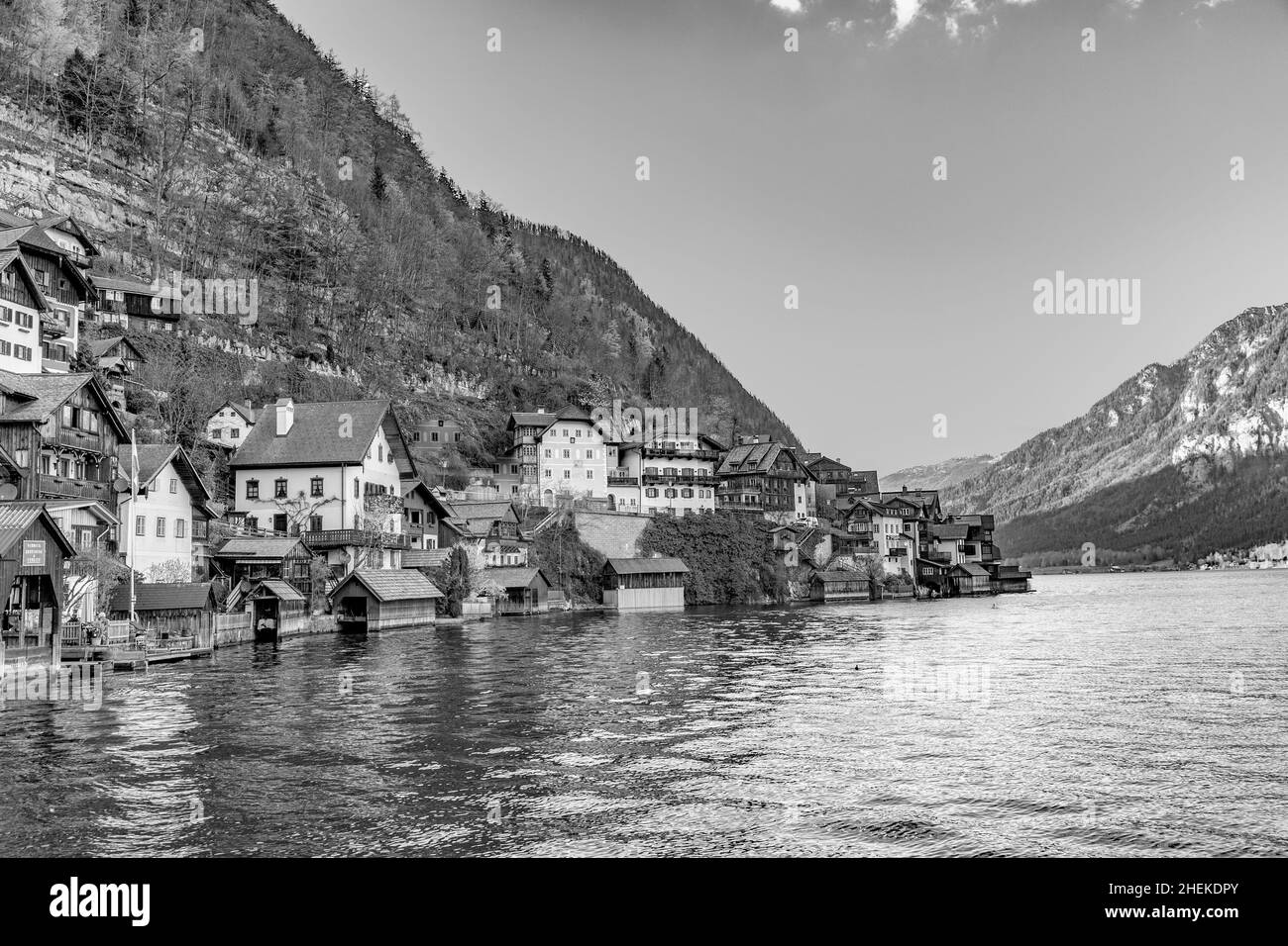 Vieilles maisons historiques dans le village de Hallstatt dans le Salzkammergut en Autriche Banque D'Images