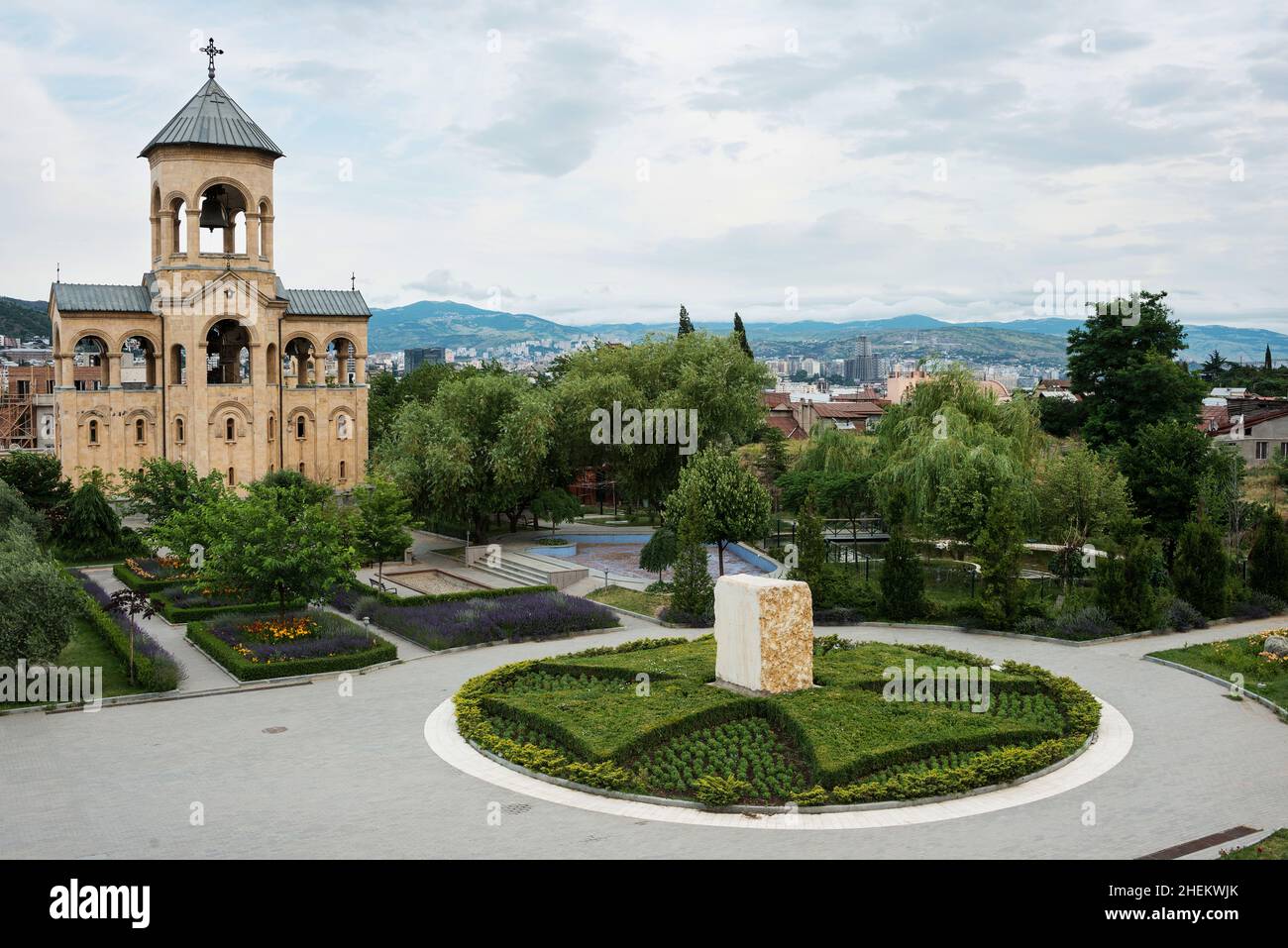 La Cathédrale d'Tsmindа Sameba, Église orthodoxe de Géorgie à Tbilissi Banque D'Images