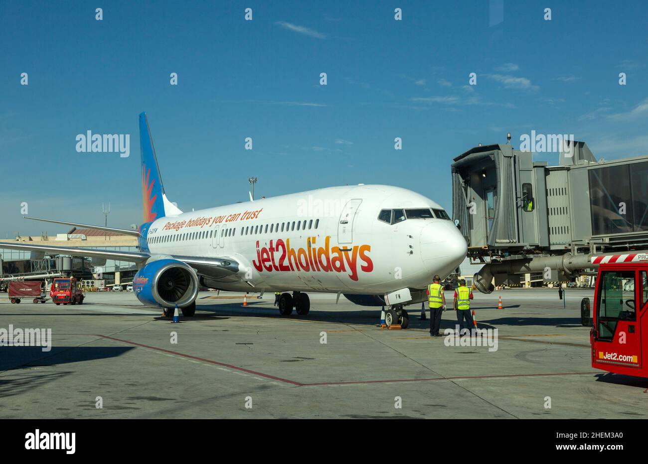 Boeing 737-8K5 Jet2Holidays à l'aéroport de Malaga, Espagne - avion charter Jet 2 vacances Banque D'Images