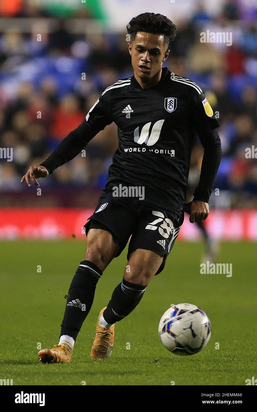 Reading, Royaume-Uni.11th janvier 2022.Fabio Carvalho de Fulham en action pendant le match.EFL Skybet Championship Match, Reading v Fulham au Select car Leasing Stadium à Reading le mardi 11th janvier 2022. Cette image ne peut être utilisée qu'à des fins éditoriales.Utilisation éditoriale uniquement, licence requise pour une utilisation commerciale.Aucune utilisation dans les Paris, les jeux ou les publications d'un seul club/ligue/joueur. photo par Steffan Bowen/Andrew Orchard sports photographie/Alay Live news crédit: Andrew Orchard sports photographie/Alay Live News Banque D'Images