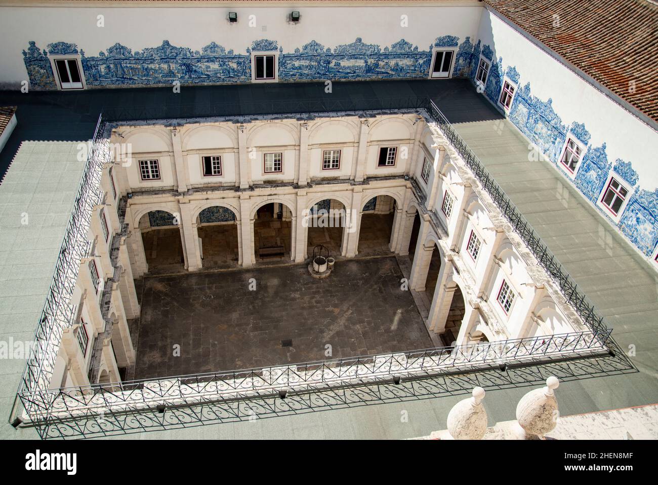 La vue depuis le toit de l'Igreja Sao Vicente de Fora à Alfama dans la ville de Lisbonne au Portugal.Portugal, Lisbonne, octobre 2021 Banque D'Images