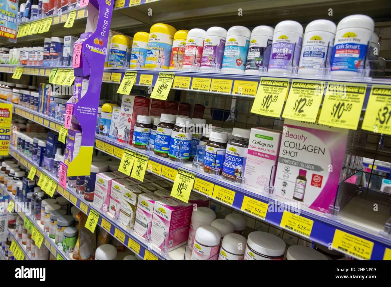 Natures façon suppléments et vitamines à vendre dans un magasin de pharmacie australien à Sydney, Australie Banque D'Images