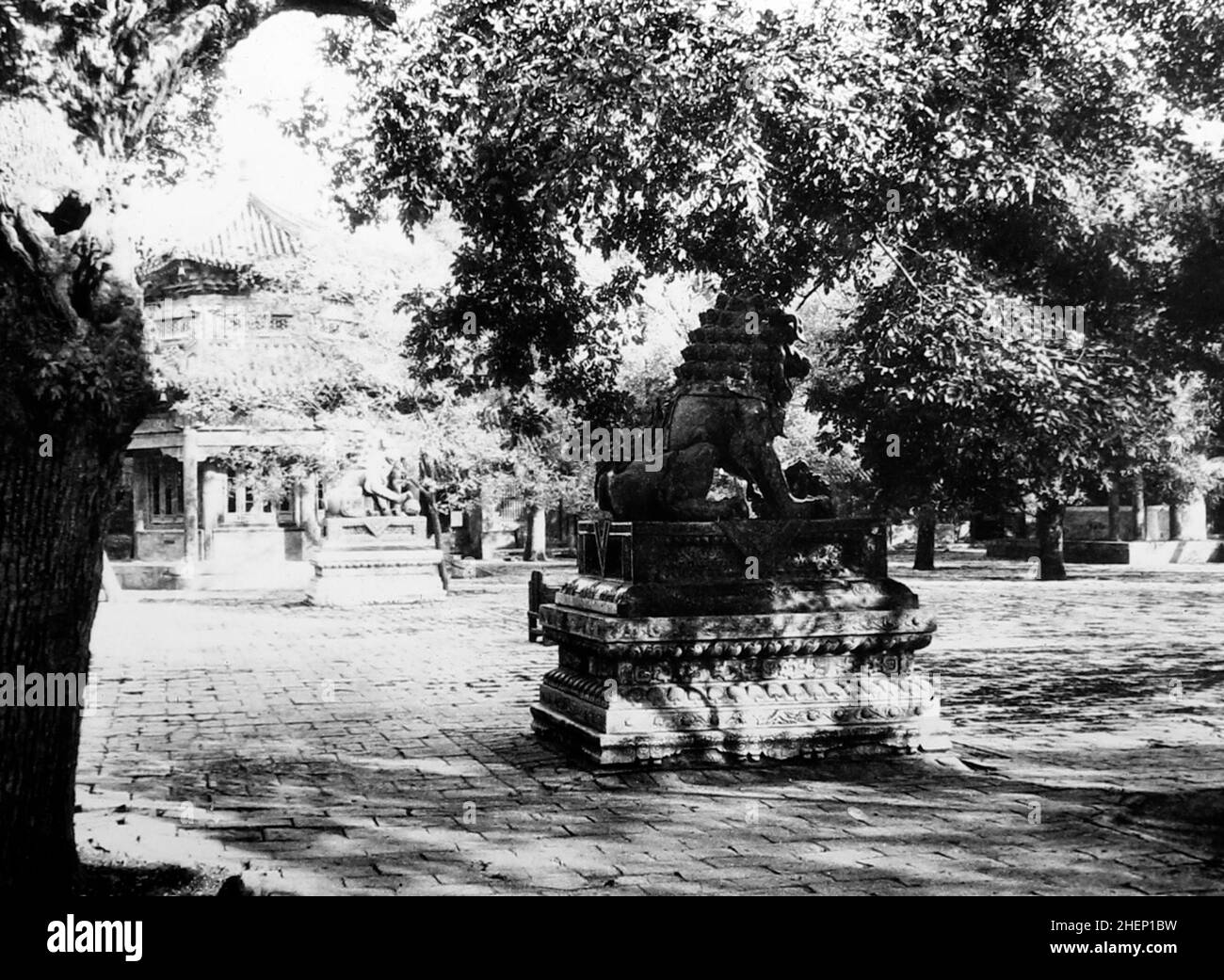 Cour, Temple Llama, Beijing, Chine, début 1900s Banque D'Images