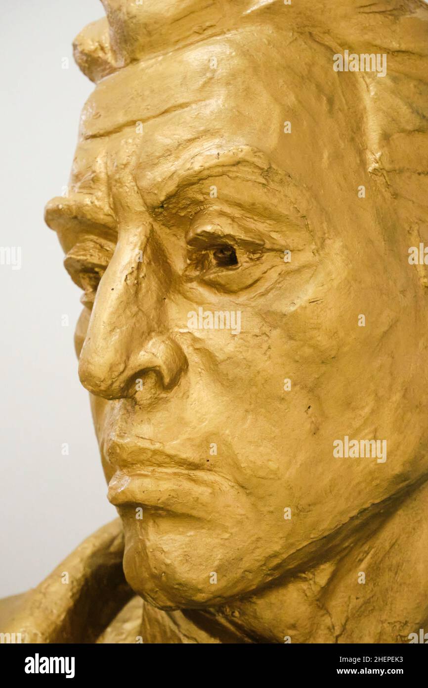 Buste en or, tête, sculpture d'un officier russe.Au Musée d'État des forces armées de la République d'Ouzbékistan à Tachkent.Également appelé TH Banque D'Images