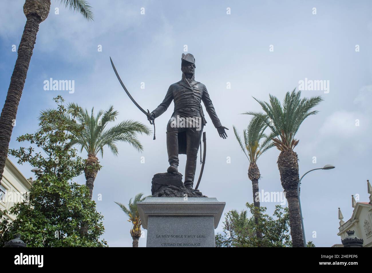 Badajoz, Espagne - 23 avril 2019 : sculpture générale de Menacho.Héros de guerre péninsulaire.Badajoz, Estrémadure, Espagne.Sculpté par Salvador Amaya Banque D'Images