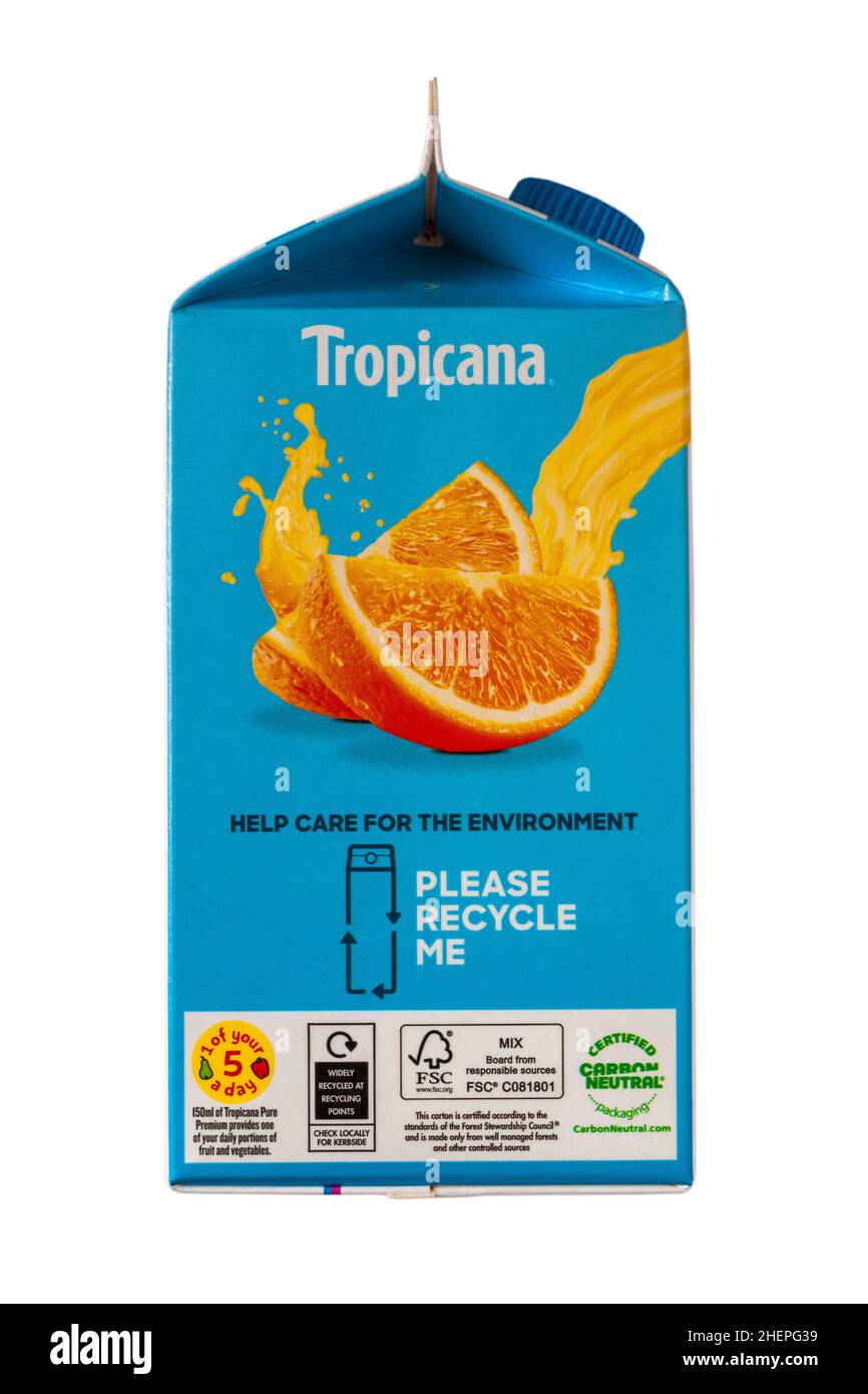 Prenez soin des détails de l'environnement sur le carton de Tropicana orange lisse sans bits jus de boisson 100% pur fruit pressé sur fond blanc Banque D'Images