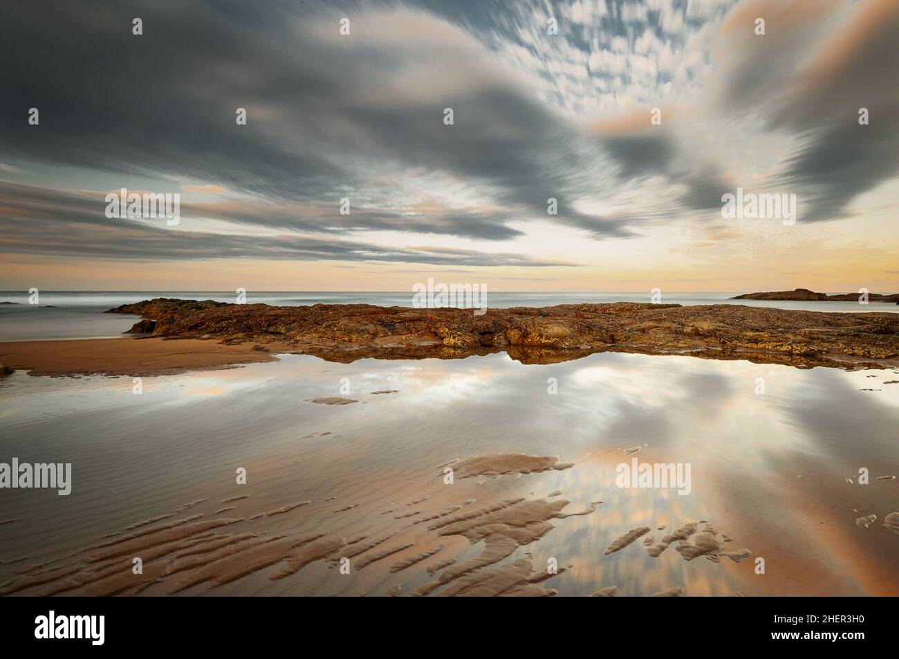 Nouvelle journée colorée à Deepwater Beach, dans le parc national de Deepwater. Banque D'Images