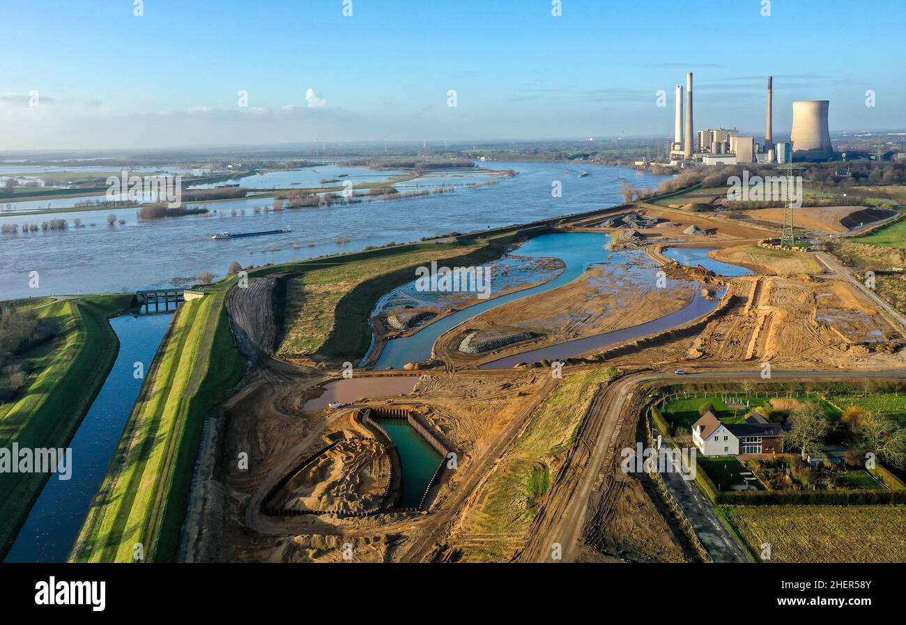 Dinslaken, Rhénanie-du-Nord-Westphalie, Allemagne - l'embouchure de l'Emscher dans le Rhin.Sur la droite, le site de construction de la nouvelle embouchure de la rivière Emscher Banque D'Images